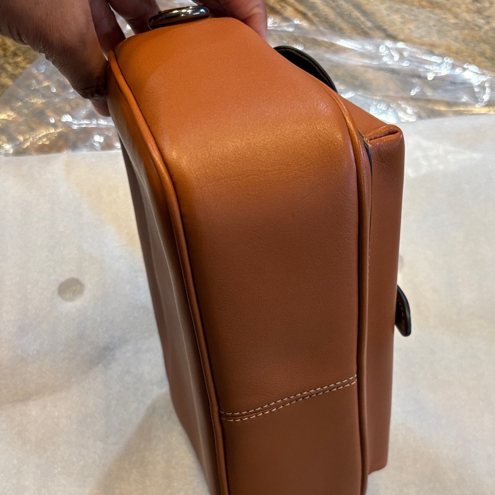 Coach Warner Saddle/Gunmetal Crossbody - Picture 5 of 9
